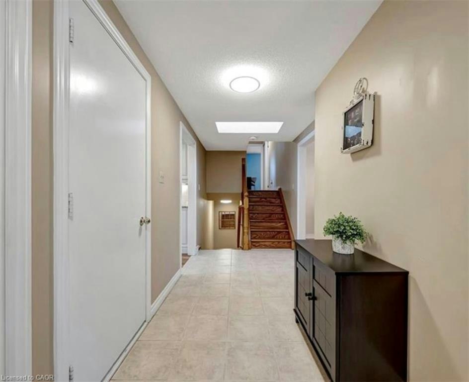 Upper-8 Lowell Street S, Cambridge, ON, N1R 5C7 - 3