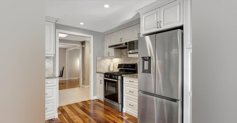 Upper-8 Lowell Street S, Cambridge, ON, N1R 5C7 - 9