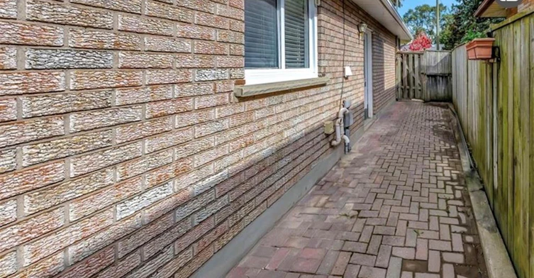 Upper-8 Lowell Street S, Cambridge, ON, N1R 5C7 - 26