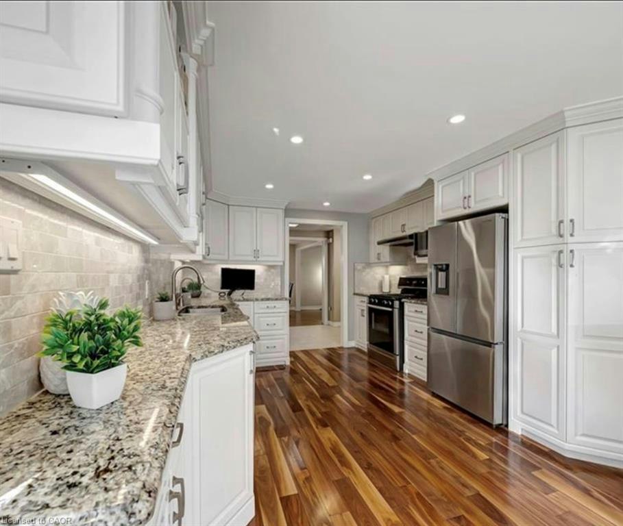 Upper-8 Lowell Street S, Cambridge, ON, N1R 5C7 - 8