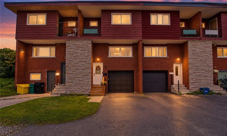 9 Greenbrook Drive