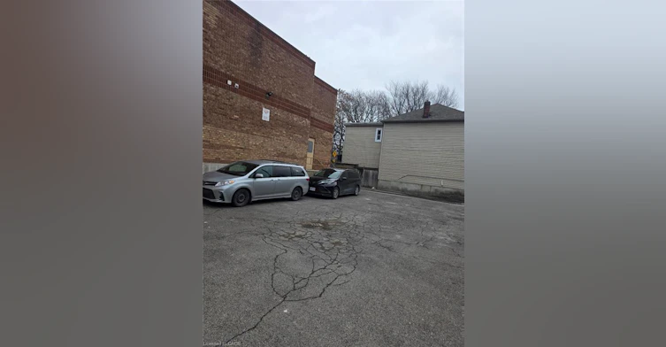 135 Logan Avenue, Toronto, ON, M4M 2M9 - 17