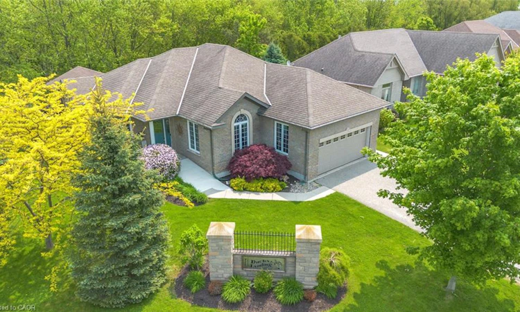 2 Hunter Drive S