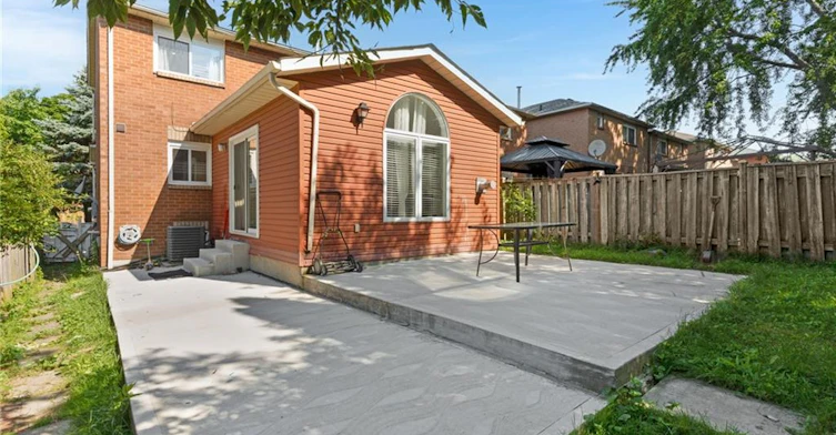 100 Anglerock Drive, Cambridge, ON, N1T 1L9 - 3
