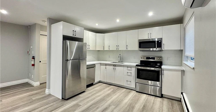 204-410 Hazel Street, Waterloo, ON, N2L 3P7 - 3