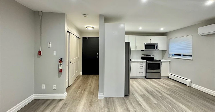 204-410 Hazel Street, Waterloo, ON, N2L 3P7 - 2