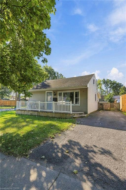 21 Exeter Avenue, Welland, ON, L3B 4X9