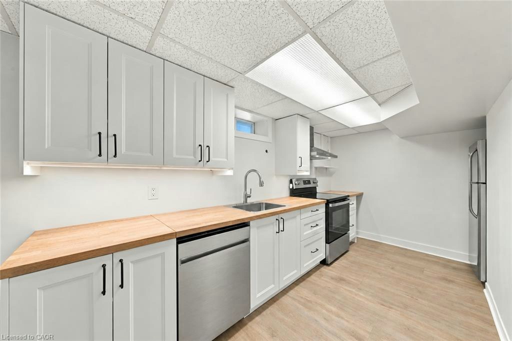 52 Bogart Street, St. Catharines, ON, L2M 1G3 3