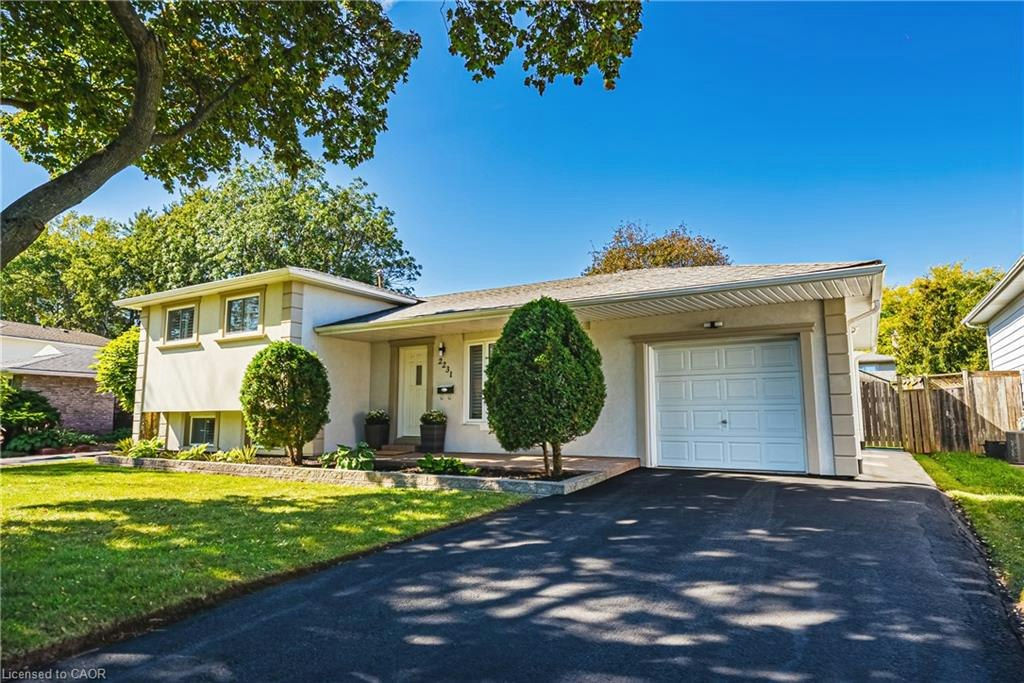 2231 Urwin Crescent, Oakville, ON, L6L 2T3