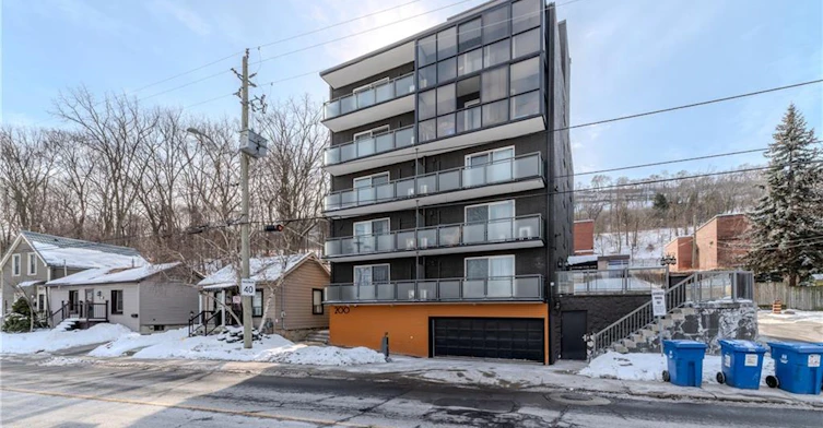 303-200 Charlton Avenue E, Hamilton, ON, L8N 1Z1
