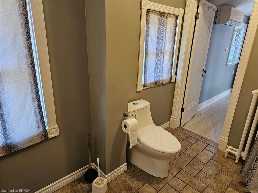 326 Erie Avenue, Brantford, ON, N3S 2H8 - 11