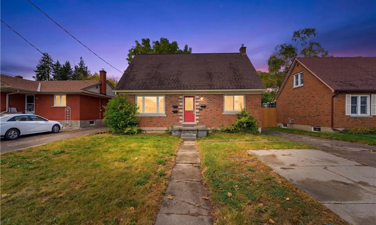 25 Meinzinger Avenue