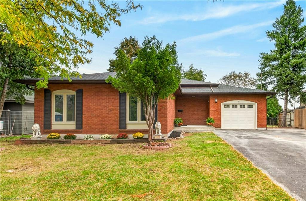 4 Woodcrest Drive, Grimsby, ON, L3M 1C4