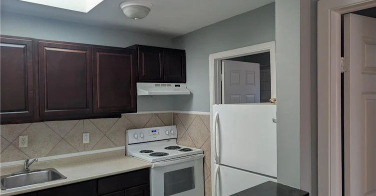 2-365 Barton Street E, Hamilton, ON, L8L 2X8 - 4