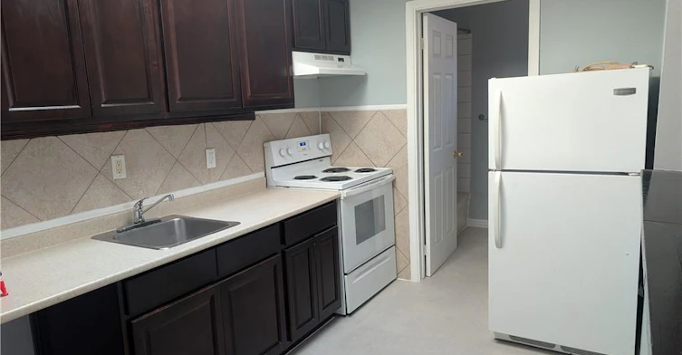 2-365 Barton Street E, Hamilton, ON, L8L 2X8 - 2