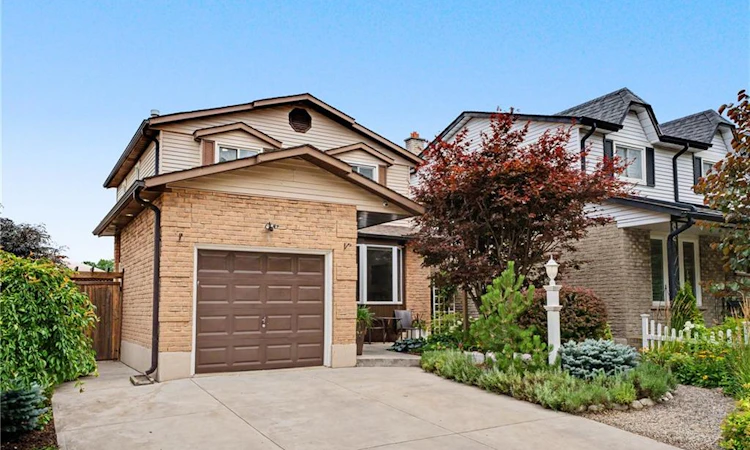 103 Glenashton Drive