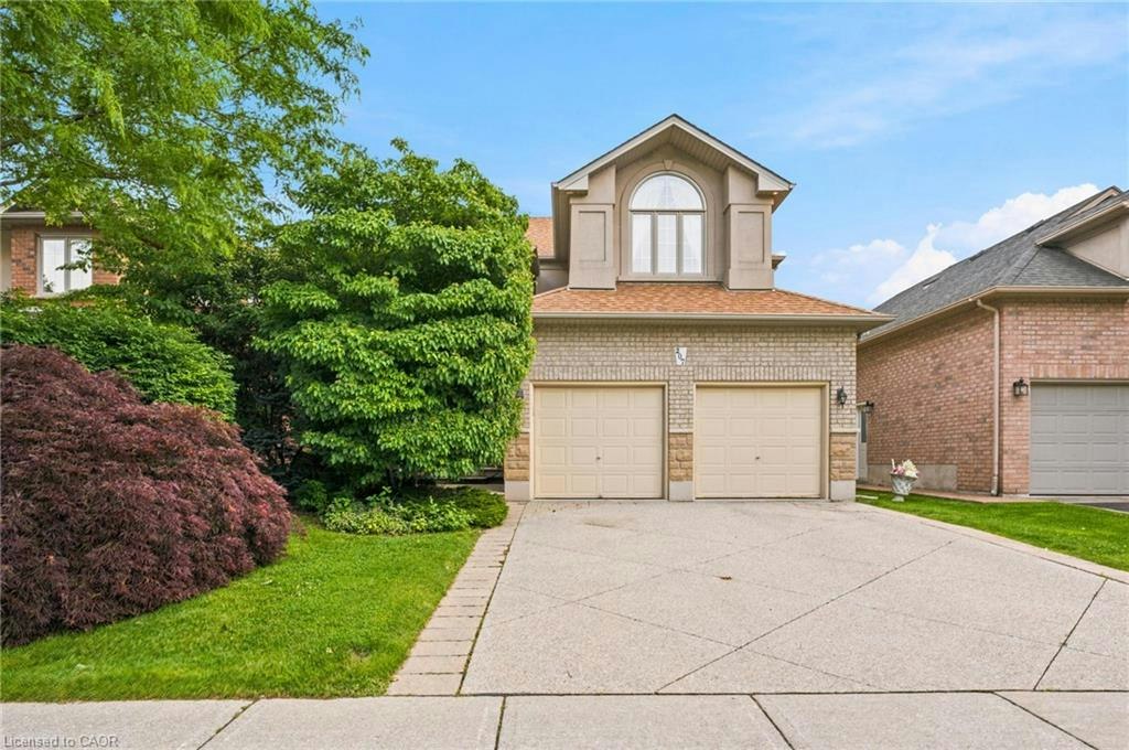 207 Valridge Drive, Hamilton, ON, L9G 4Y4