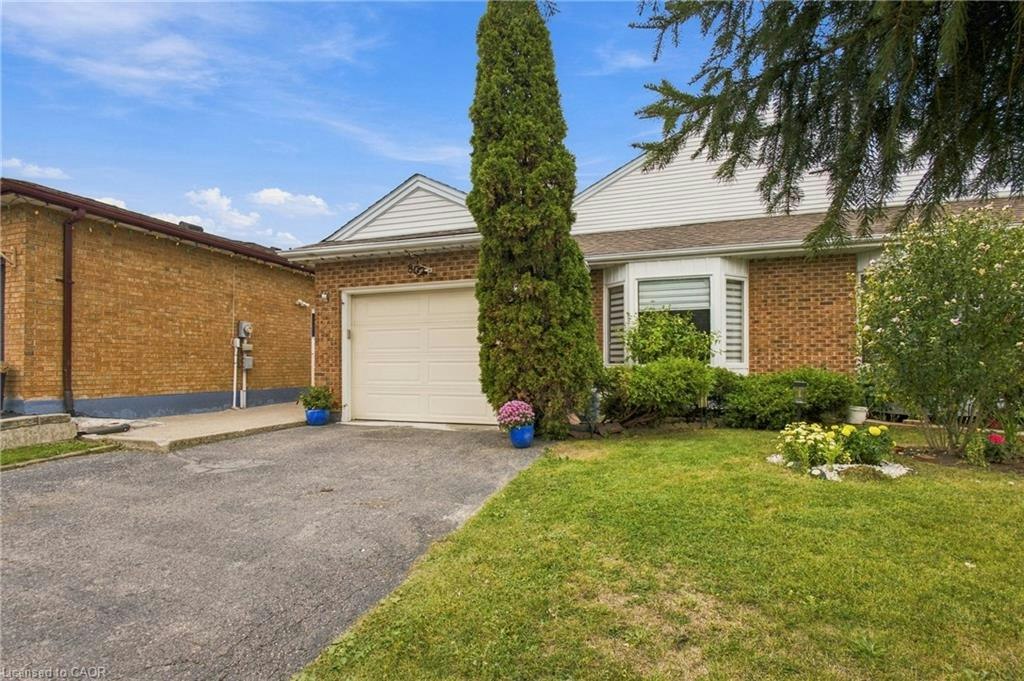 802 Strasburg Road, Kitchener, ON, N2E 2Y3