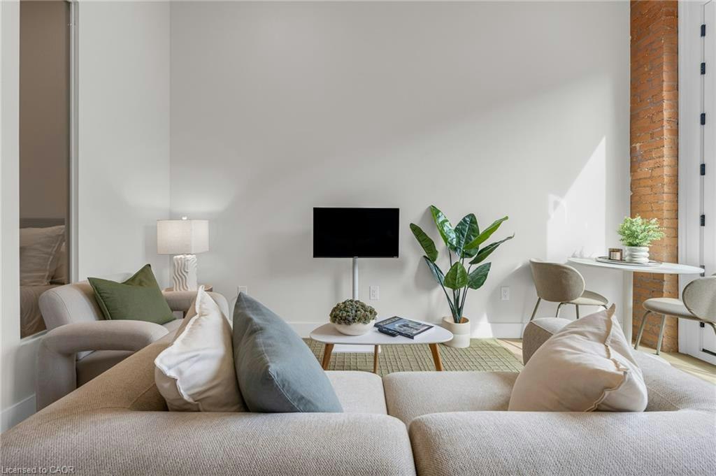 304-56 York Boulevard, Hamilton, ON, L8R 2M9 5