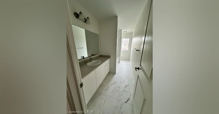 39 Phoenix Boulevard, Barrie, ON, L9J 0P6 - 12