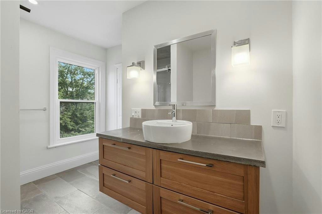 60 Stirton Street, Hamilton, ON, L8L 6E8 - 28