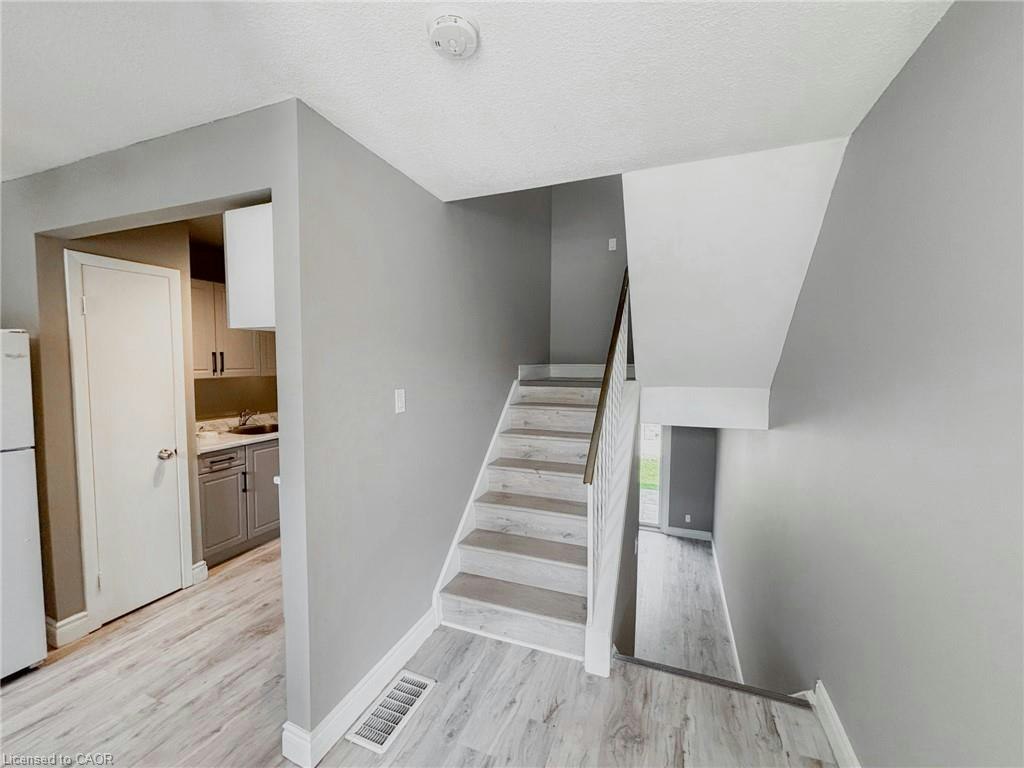 G-222 Harvard Place, Waterloo, ON, N2J 4G2 - 9