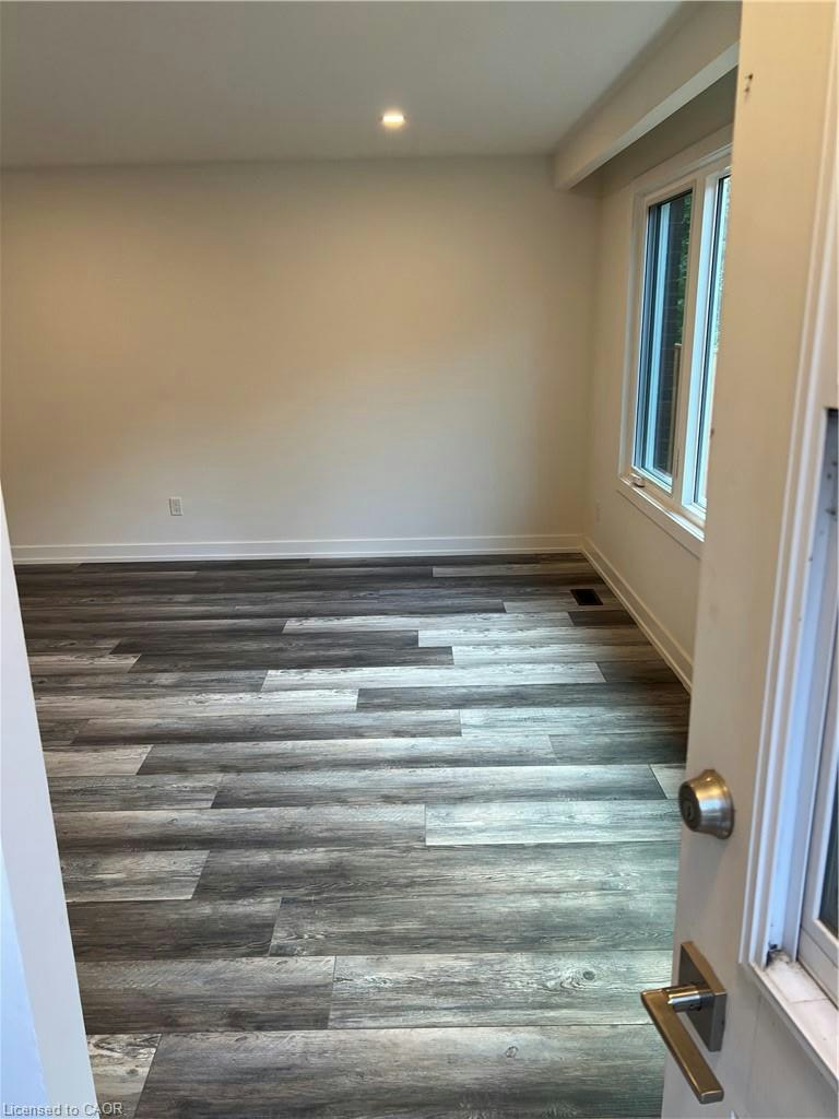 80 Delawana Drive, Hamilton, ON, L8E 1G4 4