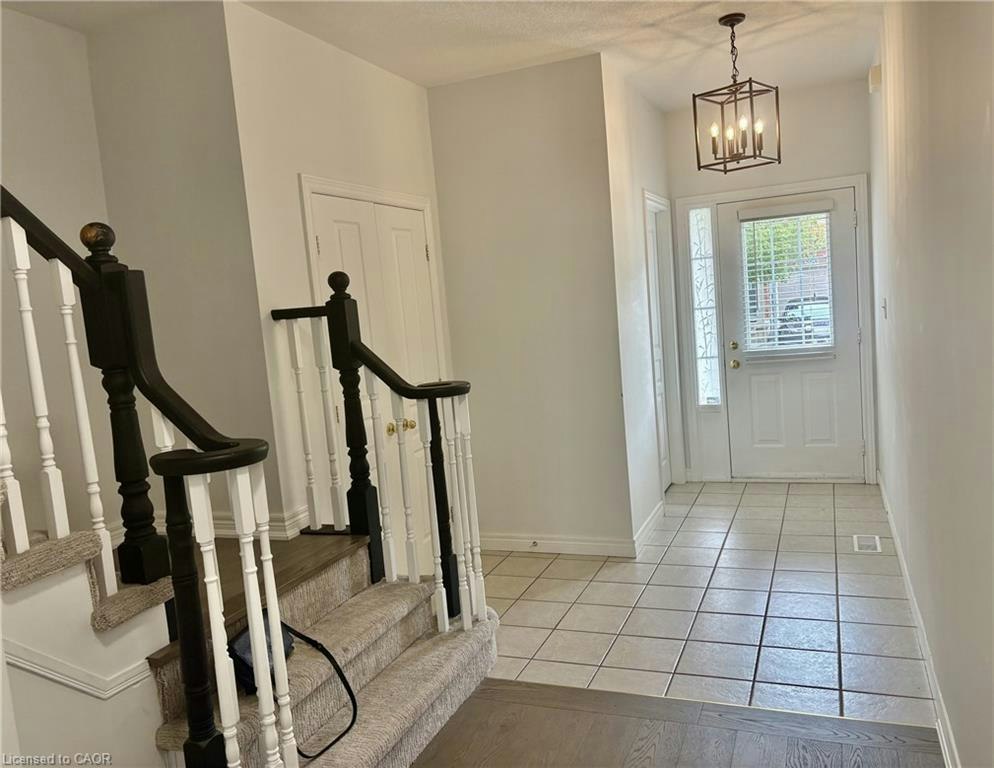 5325 Applegarth Drive, Burlington, ON, L7L 6V3 - 3