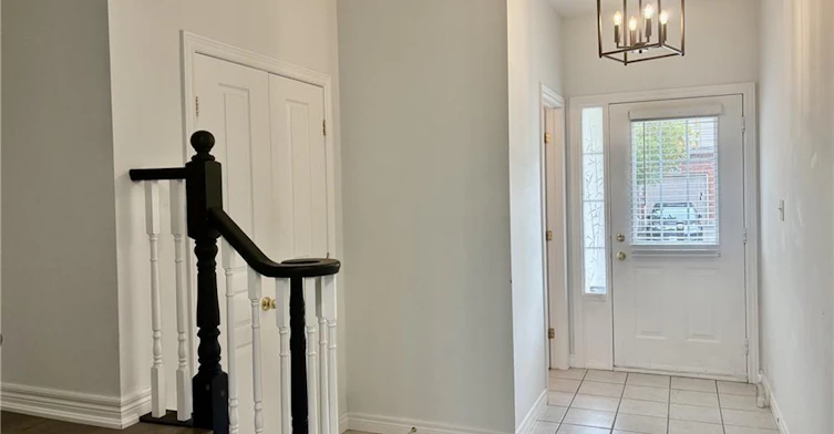 5325 Applegarth Drive, Burlington, ON, L7L 6V3 - 4
