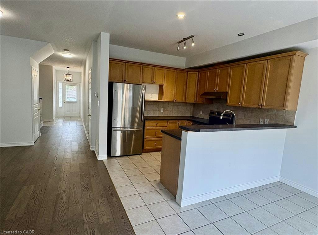 5325 Applegarth Drive, Burlington, ON, L7L 6V3 - 9