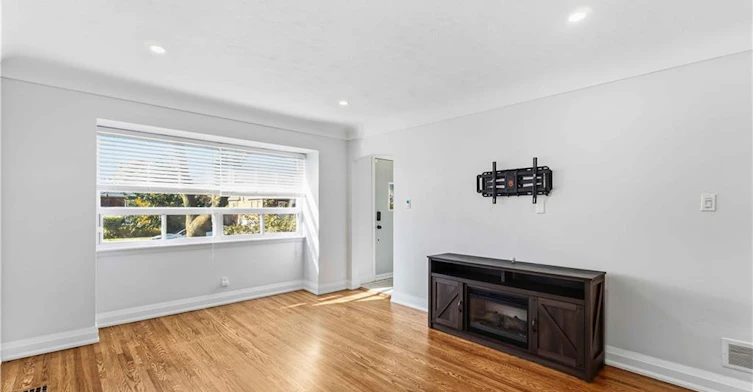 Main Floor-41 Sharon Avenue, Hamilton, ON, L8T 1E2 - 11