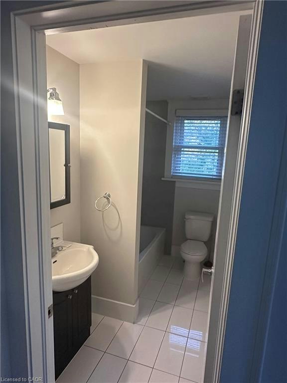 203-58-60 Madison Avenue N, Kitchener, ON, N2H 2Z6 - 3