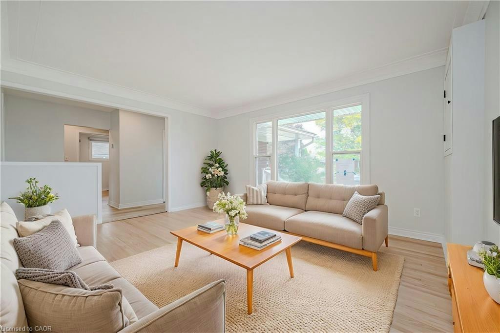 Main-38 Endfield Avenue, Hamilton, ON, L8T 2L4