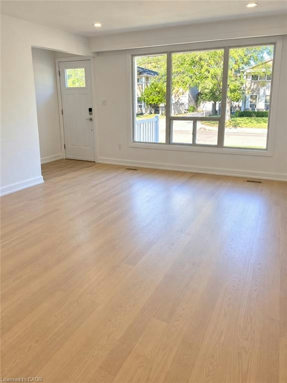 Upper-42 Woodman Drive S, Hamilton, ON, L8K 4E4 - 3