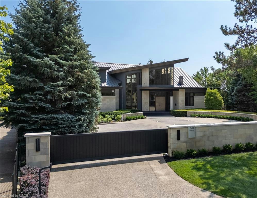 1540 Watersedge Road, Mississauga, ON, L5J 1A4
