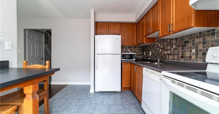 11-39 Pinewoods Drive, Hamilton, ON, L8J 3Z3 - 17
