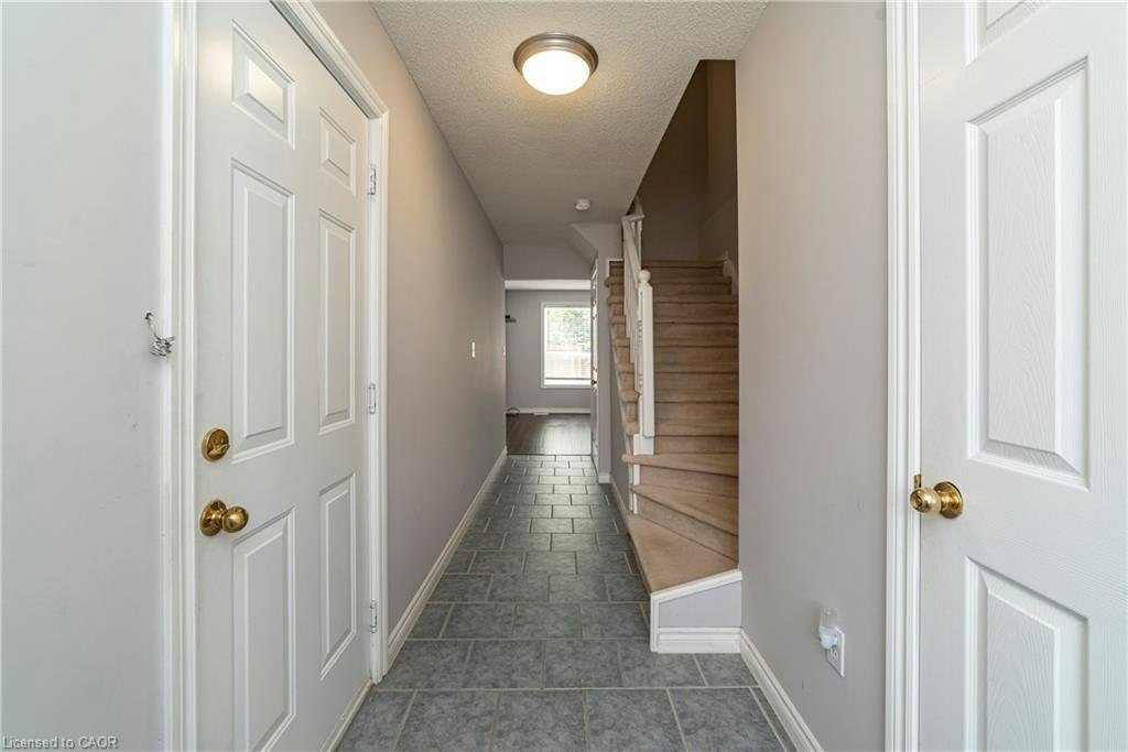11-39 Pinewoods Drive, Hamilton, ON, L8J 3Z3 - 10