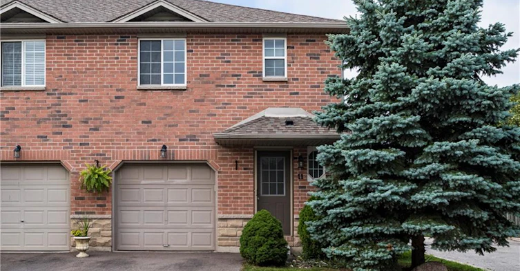 11-39 Pinewoods Drive, Hamilton, ON, L8J 3Z3 - 2