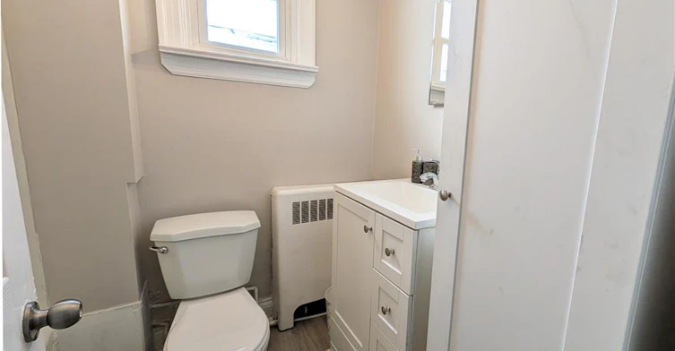 Upper-12 East 24th Street, Hamilton, ON, L8V 2X7 - 10