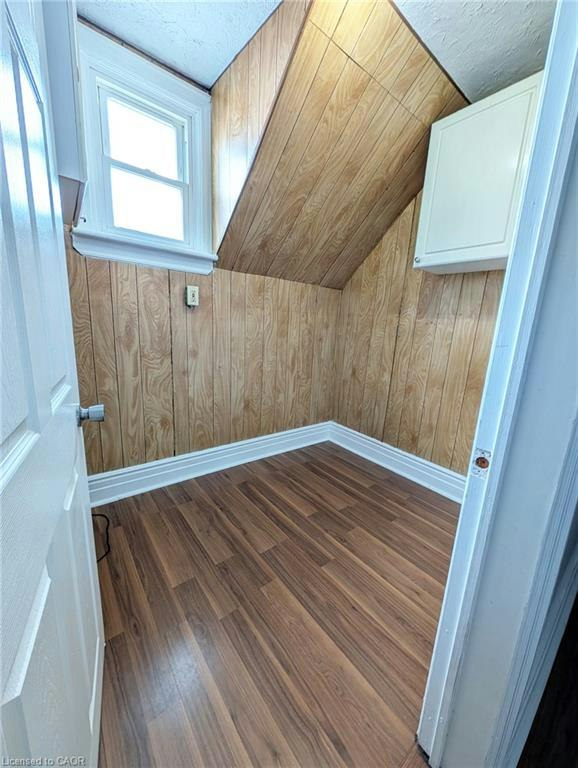 Upper-12 East 24th Street, Hamilton, ON, L8V 2X7 - 14