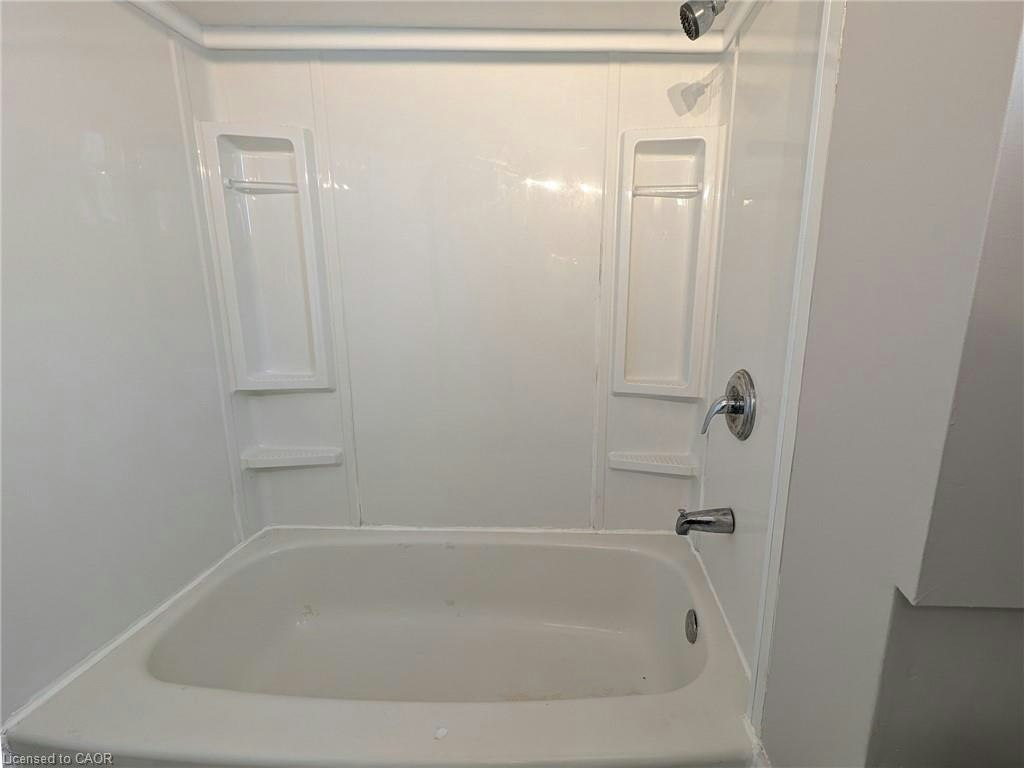 Upper-12 East 24th Street, Hamilton, ON, L8V 2X7 - 11