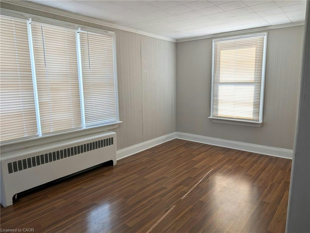 Upper-12 East 24th Street, Hamilton, ON, L8V 2X7 - 2