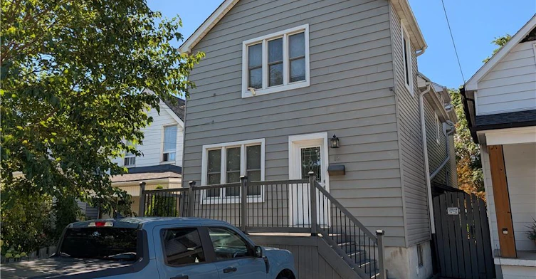 Upper-12 East 24th Street, Hamilton, ON, L8V 2X7