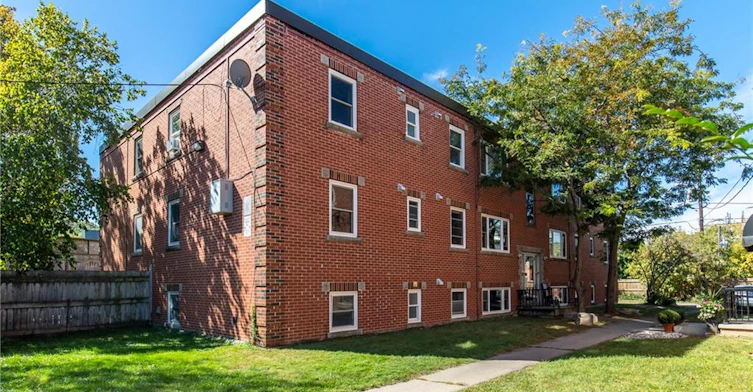 3-3 Applewood Avenue, Hamilton, ON, L8G 3S4