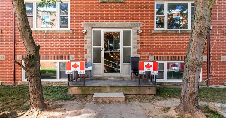 3-3 Applewood Avenue, Hamilton, ON, L8G 3S4 - 2