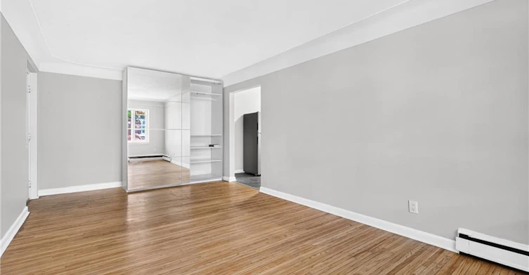 3-3 Applewood Avenue, Hamilton, ON, L8G 3S4 - 5
