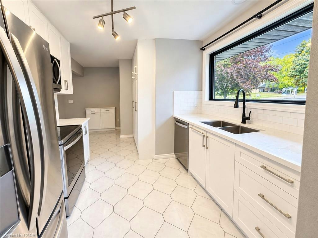 A-44 Patterson Avenue, Brantford, ON, N3S 6X2 - 3