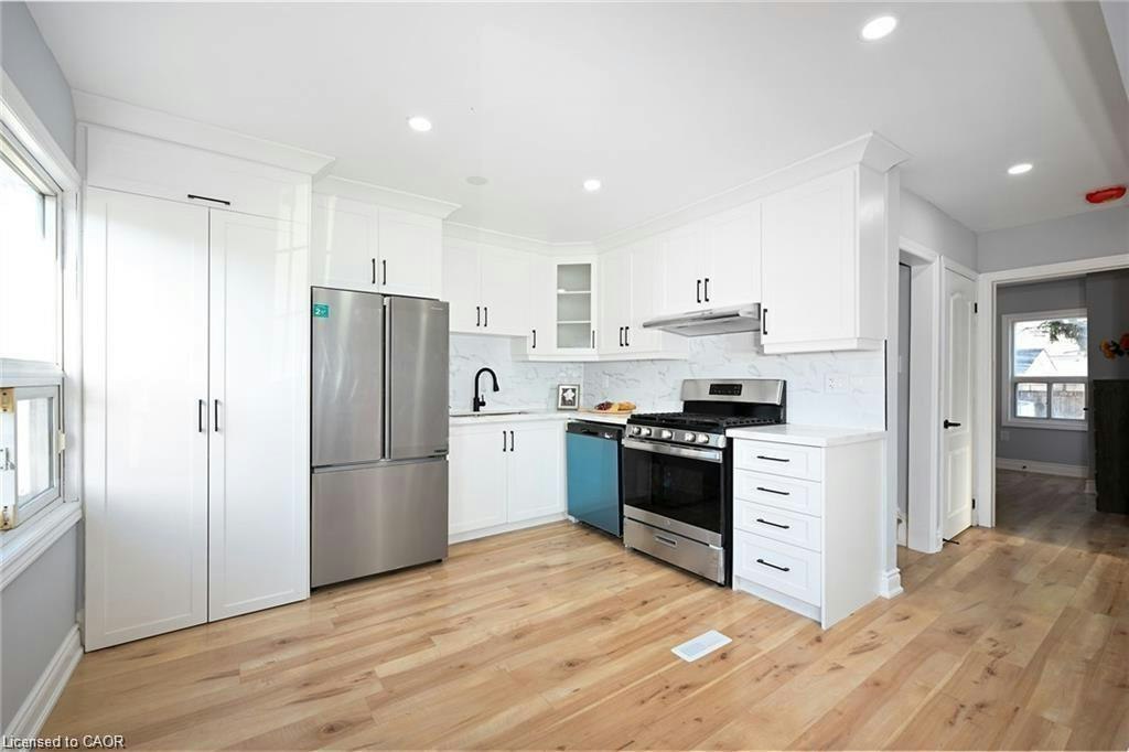 Upper-213 East 28th Street, Hamilton, ON, L8V 3H9 - 2