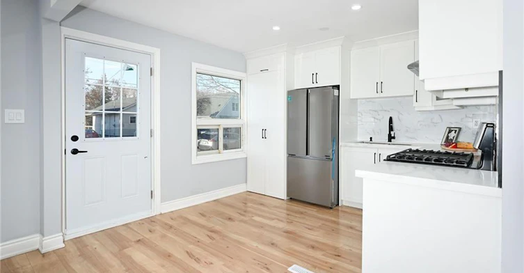 Upper-213 East 28th Street, Hamilton, ON, L8V 3H9 - 3