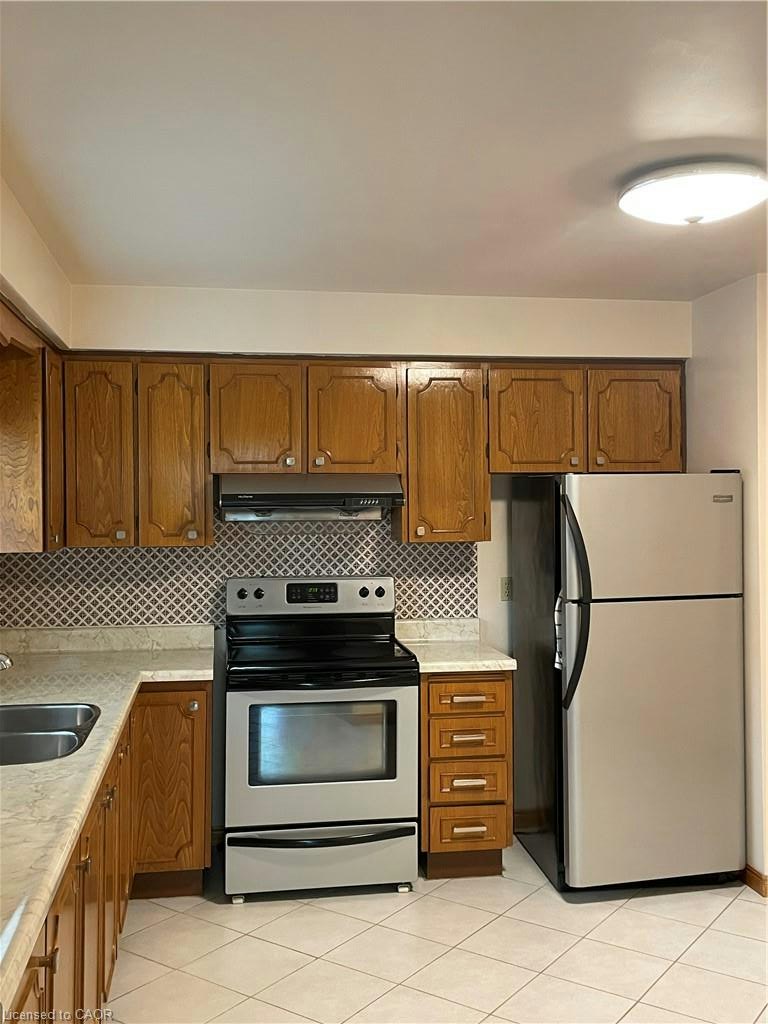 72 Purnell Drive, Hamilton, ON, L9C 4Y3 - 4